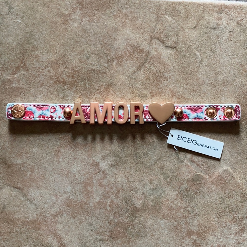 BCBGeneration amor love snap bracelet